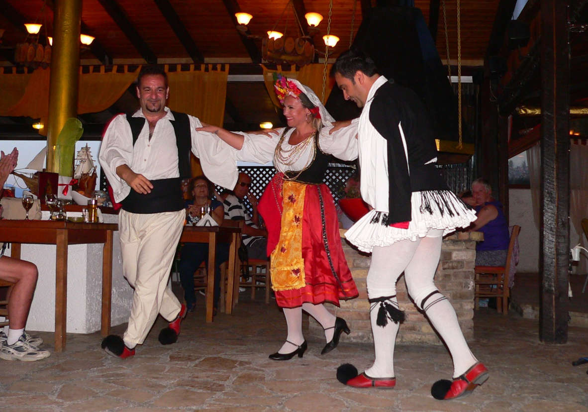 Maistro Restaurant Acharavi Greek Night